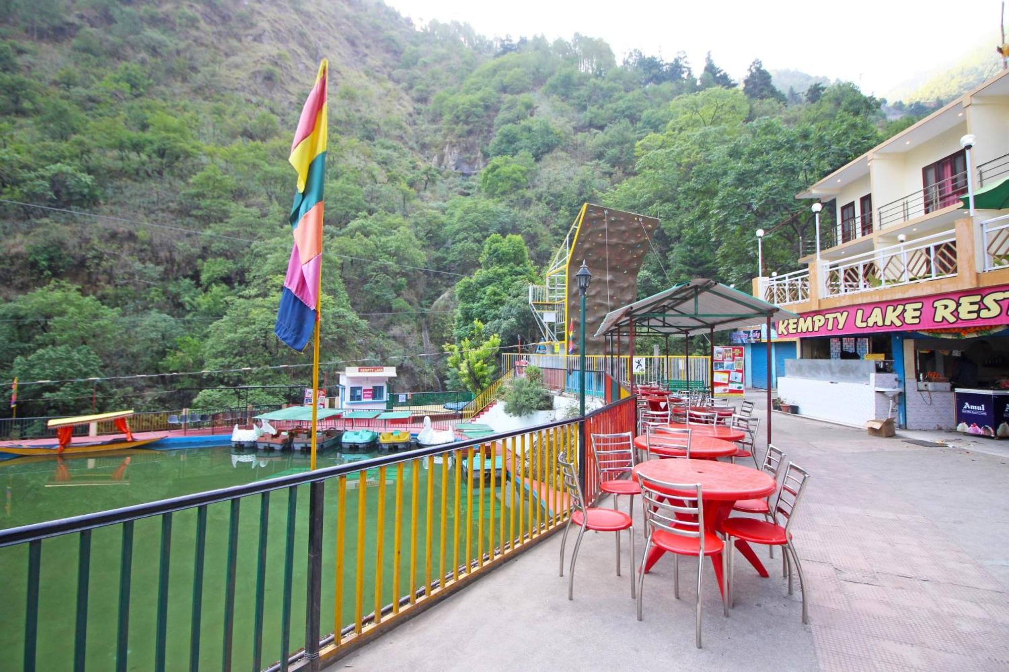 Hotel O Kempty Lake Adventure Resort 무소리에 외부 사진